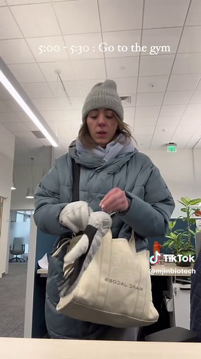 A full day in the life working in Biotech Boston 🧬🧫 #boston #timestamp #dayinthelife #biotech #biotechusa #lablife #labwork #aesthetic #pharmaindustry #biotechnologists #cellbiology #cellculture #equinox #workout #lifebalance