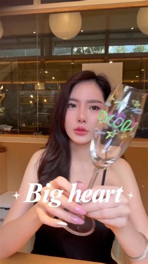 Chonlada Patsatan on Instagram: "@kokoro_omakase อร่อยยเว่อ ที่ร้านมีหลายสาขานะคะ แต่วันนี้ฝนเลือกสาขาmegabangna ชั้น2 แต่ละสาขาเมนูไม่เหมือนกัน แต่ซิกเนเจอร์เมนูจะเหมือนกัน อร่อยไม่ผิดหวัง😍"