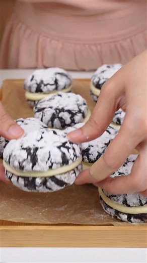 Foodie Fred Quieng on Instagram: "🎃 Hi bestfriend! Chocolate Cream Cheese Crinkles… but make it Halloween! 👻 These are not your usual holiday cookies — soft, fudgy chocolate crinkles with a spooky surprise inside: a sweet and creamy Philadelphia Cream Cheese filling! 👀🧡 Whether panghanda sa party or pang-ubos habang naka-horror movie marathon ka — promise, nakaka-addict. Here’s the recipe — save this, bake it, share it. And tag me if you make it! 🧡 #Foodie