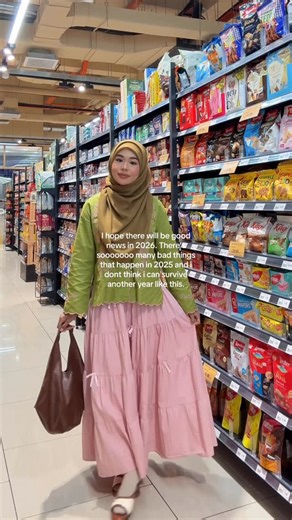 Qisthena on Instagram: "its been a very very very hard year for me and hopefully there’s good things in 2026 🥹🩵"