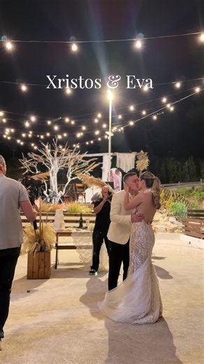 Xristos & Eva wedding smilebooth mirror photobooth ideas