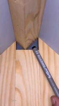 Quick Trick to Determine Wood Angles 🔥 #woodworking #carpentry #homedecor #shorts
