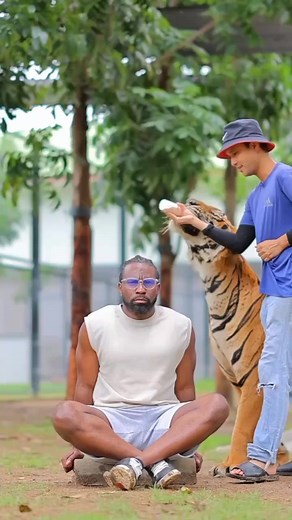 See rough play🙆🙆😫😫.... This one na suffering and smiling 🧐😏, just dey pary make dat milk no finish ooo | Millicent Nkechi II