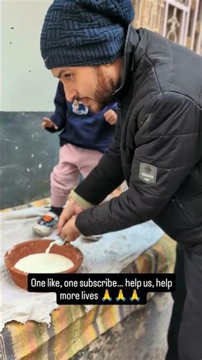 He was freezing on the road… I made him a warm bed 🥺❤️️🐶#humanity #dogs #shorts #viralshorts #fyp