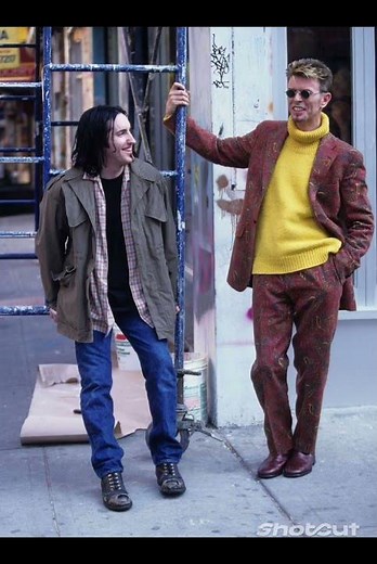 David Bowie & Trent Reznor/ I'm Afraid of Americans (1995)