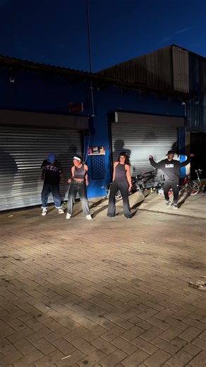 Tsakane up up ! W/ @Thembelihle_b @LINDO❤️ @scott.khayero please help me mention more!