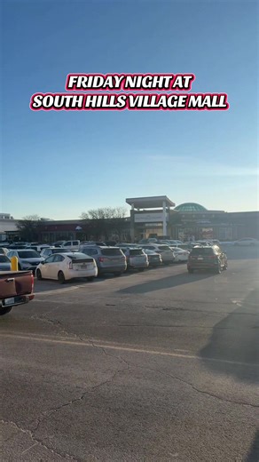 How busy is South Hills Village on a Friday night? #southhillsvillage #pittsburgh #deadmalls #southhillsvillagemall #pittsburghmalls