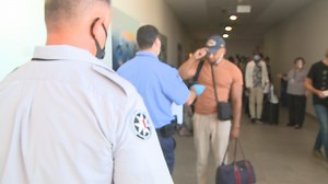 This is how Police officers catch passengers with false documents at airport