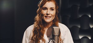 Watch Australia’s very own Elsa, Jemma Rix, perform Let It Go like a queen, and take a rare look backstage with the cast of Frozen - The Musical ❄️ Frozen is back on stage in Melbourne, and opens in Brisbane this February! Tickets on sale now #FrozenAUS | Disney