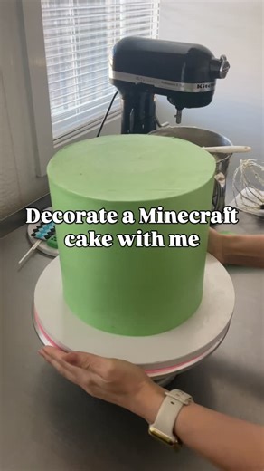 Eleni Bakes on Instagram: "Decorate a Minecraft cake with me!"