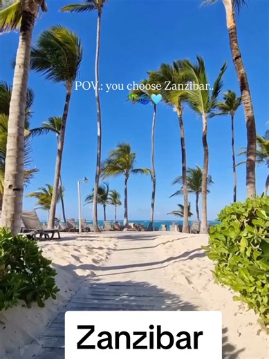 🏝️✨ Zanzibar, une île où l’océan révèle ses plus belles couleurs 🇹🇿❤️ Entre les lagons aux eaux cristallines, les plages immaculées et les palmiers bercés par la brise, Zanzibar est une destination qui invite à ralentir et à profiter de chaque instant ✈️🌊 🌊 Un océan aux nuances de bleu infinies 🌴 Des plages sauvages d’une beauté exceptionnelle 🐚 Une ambiance paisible au cœur de la nature ☀️ Des journées ensoleillées dans un décor paradisiaque 📸 Des paysages qui donnent l’impression d’êtr