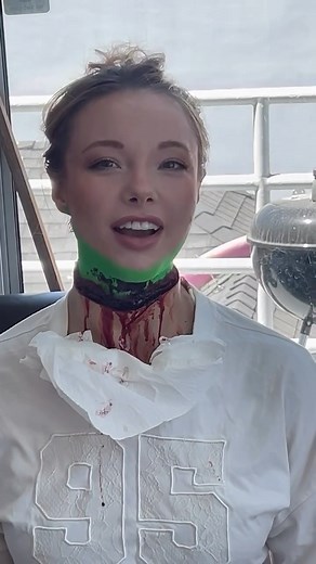 Autumn Nelson on Instagram: "A little BTS from my Hollywood debut ✨ @friday.beers #colorsofautumn #fridaybeers #bts #thickandcurvy #thickandcurvywomen"