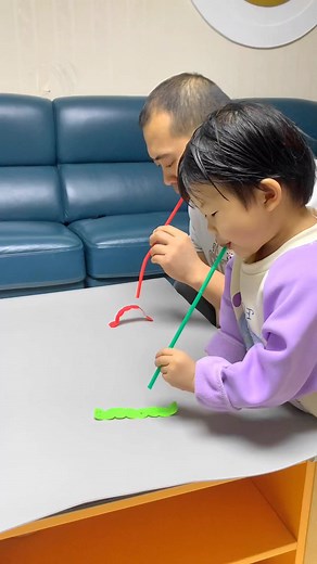 191K views · 530 reactions | Using straws and origami, you can play the bug racing game, which is simple and #fun #parentchild #game paper craft ideas | paper craft ideas | Facebook