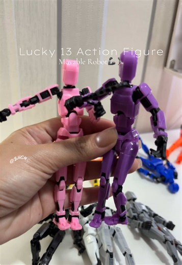 Lucky 13 Movable Robot Action Figure Review