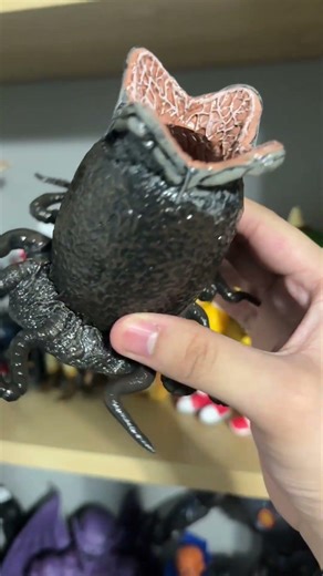 Opening and looking at the Neca Alien Big Chap Ultimate Edition action figure #neca #alien