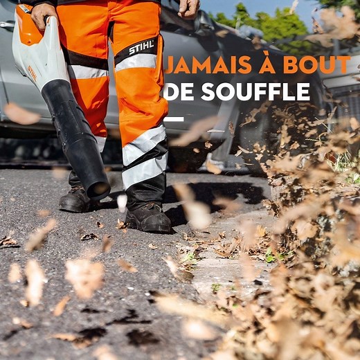 32K views · 121 reactions | [SPECIAL PRO] Aujourd'hui,on dégage l'allée du jardin. Puissant, léger et silencieux, le souffleur à batterie BGA 86 offre une utilisation particulièrement confortable et garantit un travail moins fatiguant. Jamais à bout de souffle.  A découvrir ici  https://loom.ly/ZOr9gak | STIHL | Facebook