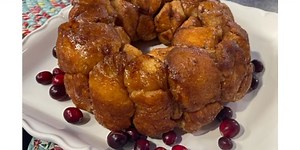12 Days of Christmas Recipes: 3 holiday favorites: Cinnamon monkey bread, apple-caramel spice poke cake and hot spiced tea