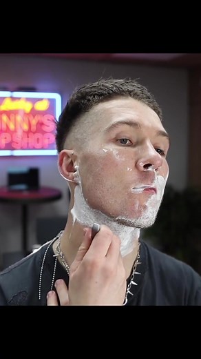 If I had to choose between an electric razor and a manual razor, I would choose manual shaving~ #Manualrazor