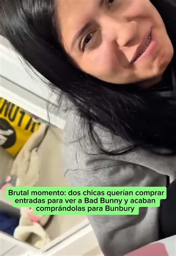 👀Tanto el artista puertorriqueño Bad Bunny como el aragonés Bunbury van a realizar una gira este 2026 y actuarán en ciudades españolas como Madrid o Barcelona. Las entradas para los conciertos de ambos cantantes se pueden adquirir en la reconocida página web 'ticketmaster', y las prisas para conseguir un ansiado boleto para una de las fechas del 'conejo malo' en la capital de España han jugado una mala pasada a dos jóvenes. FUENTE: Heraldo de Aragón