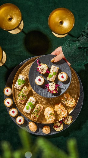 We maken ons op voor Kerst! Onze culinair adviseurs geven u in deze vodcast tips voor leuke en lekkere producten die toegankelijk zijn voor de kerstperiode. Ook laten zij zien hoe u in een handomdraai sfeervolle gerechten op tafel zet. Bekijk de vodcast hier en laat u inspireren: https://bit.ly/feestdagentips-2025 | HANOS