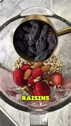 Ultimate Nutty Berry Power Smoothie 🍓🥤💪