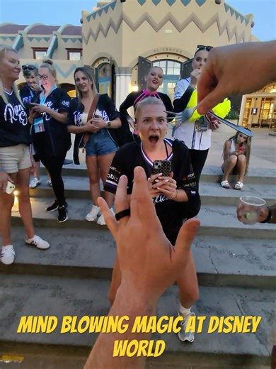 Mentalist Scott Xavier BENDS a Fork with Psychokinesis at Disney’s Rix Lounge! Coronado Springs
