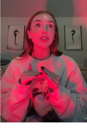 Red Light Therapy Review: Benefits of Incandescent vs. LED