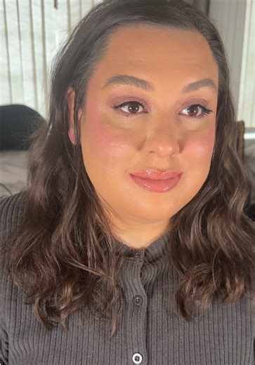 Valentines day eye makeup 💕 Pillow talk eyes to memerise Charlotte tilbury #valentinesday #valentinesdaymakeup #eyemakeup #quickmakeup #makeup @Charlotte Tilbury