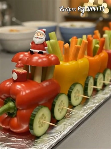 All aboard the Christmas Veggie Express! 🚂🎅✨ This colorful pepper train is the perfect healthy snack for the holiday season! 🫑🥒🥕 #ChristmasFood #HealthyHolidays #VeggieTrain #ChristmasAppetizers #HolidaySnacks | Recipes By Amelia