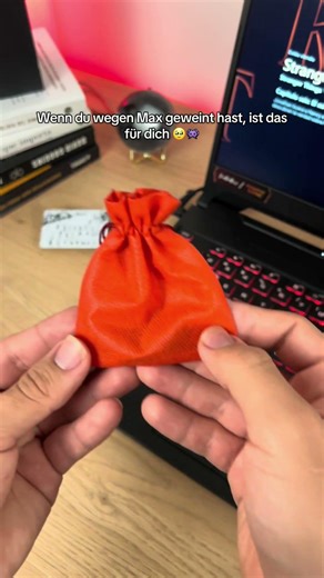 Lass das keinen Stranger-Things-D&D-Fan sehen 🎲📼 #halskette #strangerthings #strangerthings4