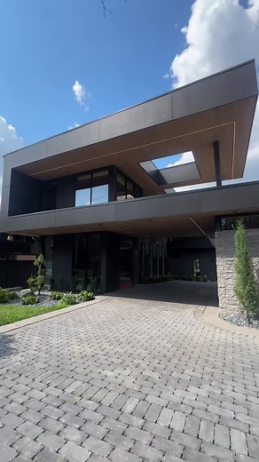 Your modern dream home is waiting for you in Nashville, TN. 3906 Harding Place 8 BD | 7 FB | 2 HB | 7,925 SF Contact us for more information #nashville #nashvilletn