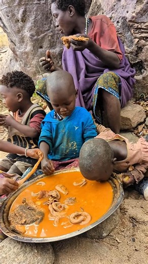 Heart Touching Family Survival Story ❤️🌍#Humanity #EmotionalVideo #FamilyLove #RealLife#AfricanLife