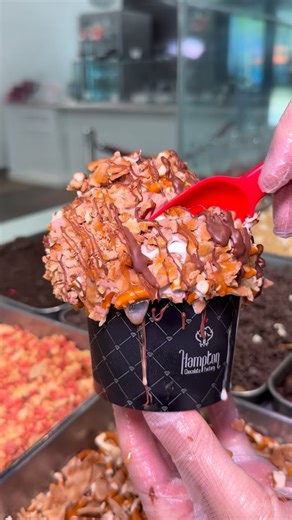 18K views · 1.2K reactions | Treat yourself! 朗泌 Sweet. Salty. Crunchy. PERFECTION.  This Sea Salt Caramel Crunch Cup is the ultimate tasting experience. Send this to someone who loves a sweet and salty treat! #tampabay #tampaeats #tampadesserts #dessertlover #chocolatelover #chocolatelovers #chocoholic #chocoholics #sweetandsalty | Hampton Chocolate Factory | Facebook