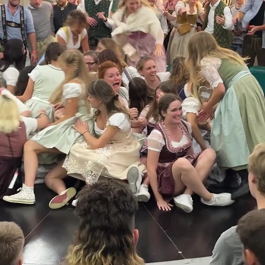 Sexy girls on Devils wheel | Teufelsrad Oktoberfest #devilwheels