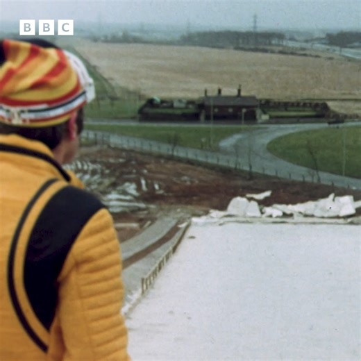 #OnThisDay1975: What was built with £140,000 of taxpayer's money, without proper planning permission, on an unsafe surface and faced the wrong way into direct sunlight overlooking a busy motorway? It could only be the Kirkby Ski Slope! Clip taken from Nationwide, originally broadcast on BBC One, 13 January 1975 | BBC Archive