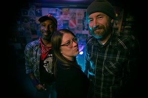 Neva Dinova - 'Near Me'