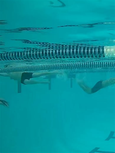 NON-SWIMMERS VS. SWIMMERS #swimtok #swimmerproblems #swimmerthings #fyp