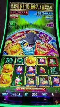 Huff-n-Puff ALWAYS comes through when I need it 😎 #casino #slot #casinocoko #gambling #casinoshorts