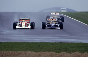 E continuando com as lembranças do Ayrton Senna do 1° de Maio, estou postando o Grande Prêmio da Europa de 1993 com a transmissão original da Rede Globo. PS:Dessa vez sem efeitos e bem diferente do meu famoso vídeo da 1ª volta que viraliza até hoje em outros canais no YouTube | F1 Nostalgia