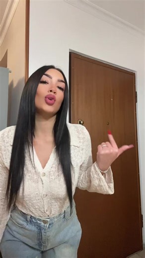 Video di annaguerra__ (@annaguerra__) con Maria nazionale Scordame - Step 🎶