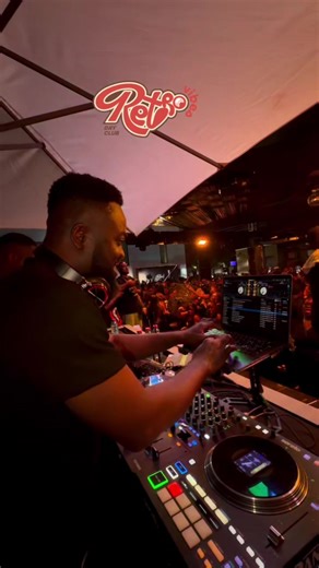 Trickster 🤠😍🥳 Retro Vibes Day Club - Black Made in March Djs - @djblack99 @djrampage233 @dj_joeyart_gh @djdelagh MC - @mc_kwabbsferry Coordinator- @mc_kofidasilva Backdrop & Dance floor - @milordgraphics_and_branding Decor - @palace_event_decor Lighting - @olandolighting LED Screens - @sync_house_solutions PA System - @dewuro_decords @audiovisual.systems Special Effects - @lightup.gh Salsa Photobooth - @zeldaphotobooth Cabanas & Parasols - @pergolaandmore Mist Fans - @extracoolmistfans Flyers