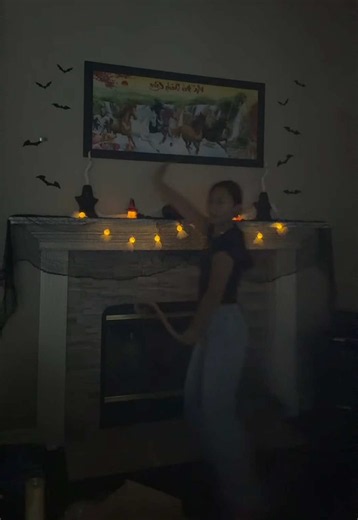 Halloween Fireplace Decorating Ideas 🎃👻