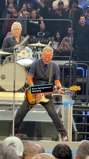 Bruce Springsteen Dancing In The Dark Live Performance in Winnipeg