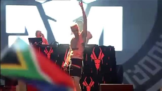Die Antwoord: Ninja and Zef Love in Action