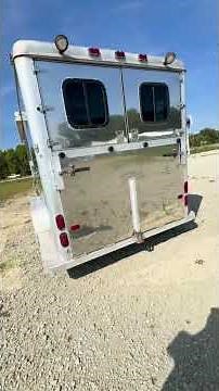 FOR SALE | 3 Horse Slant Load Aluminum Gooseneck Trailer w/ Living Quarters, Rear Tack, AC & More!