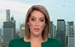 Newsreader's hilarious wardrobe malfunction goes viral ...