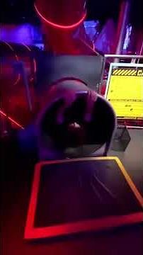 Ce magasin cache une pièce secrète !