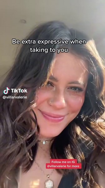 Understanding Body Language: Signs of Attraction