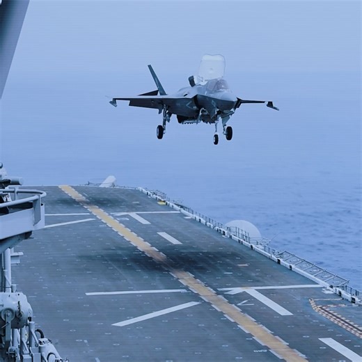 299K views · 5.5K reactions | Stunning Video F-35B Lightning II Conducts a Vertical Landing! #usairforce #F35 #aviation #fighterjet #UnitedStates #NATO #australia #italy #france | Military Update | Facebook
