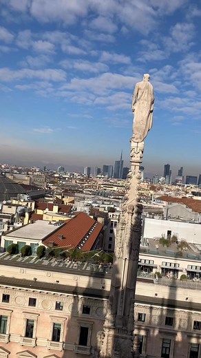 11 reactions | Milan Italy. 23.11.2025. Love life. Love in all its manifestations and shades,Feelings. Love. Gratitude. Universe love. #autumn #swiss #подорож #vacation #travel #italy # | Alessandra Tsvikovych | Facebook